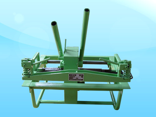 ob欧博体育平台:中力神盾获得适用全模衔接的浪涌保护器模块头专利可以设置两头别离与两个导电片相连的导电件